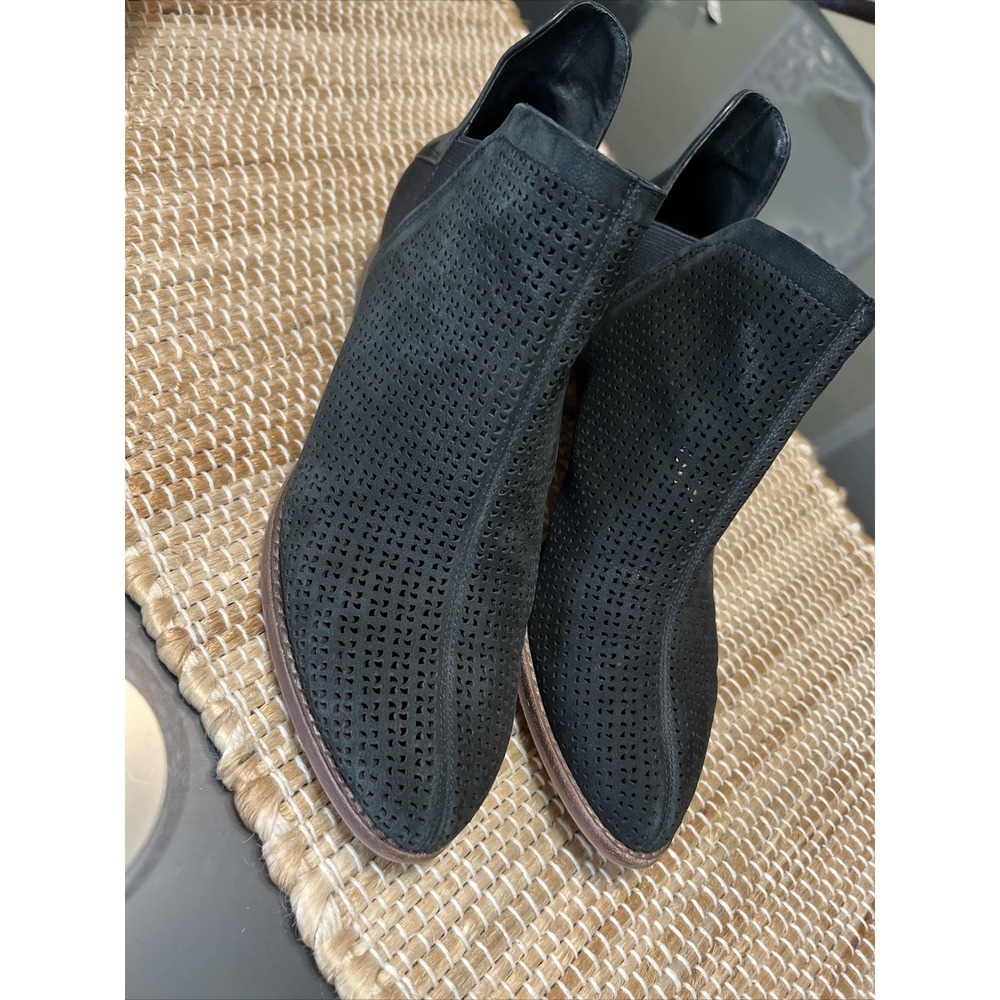 Vince Camuto Perforated Suede Ankle Booties Palmina Black 8.5 - Picture 2 of 12